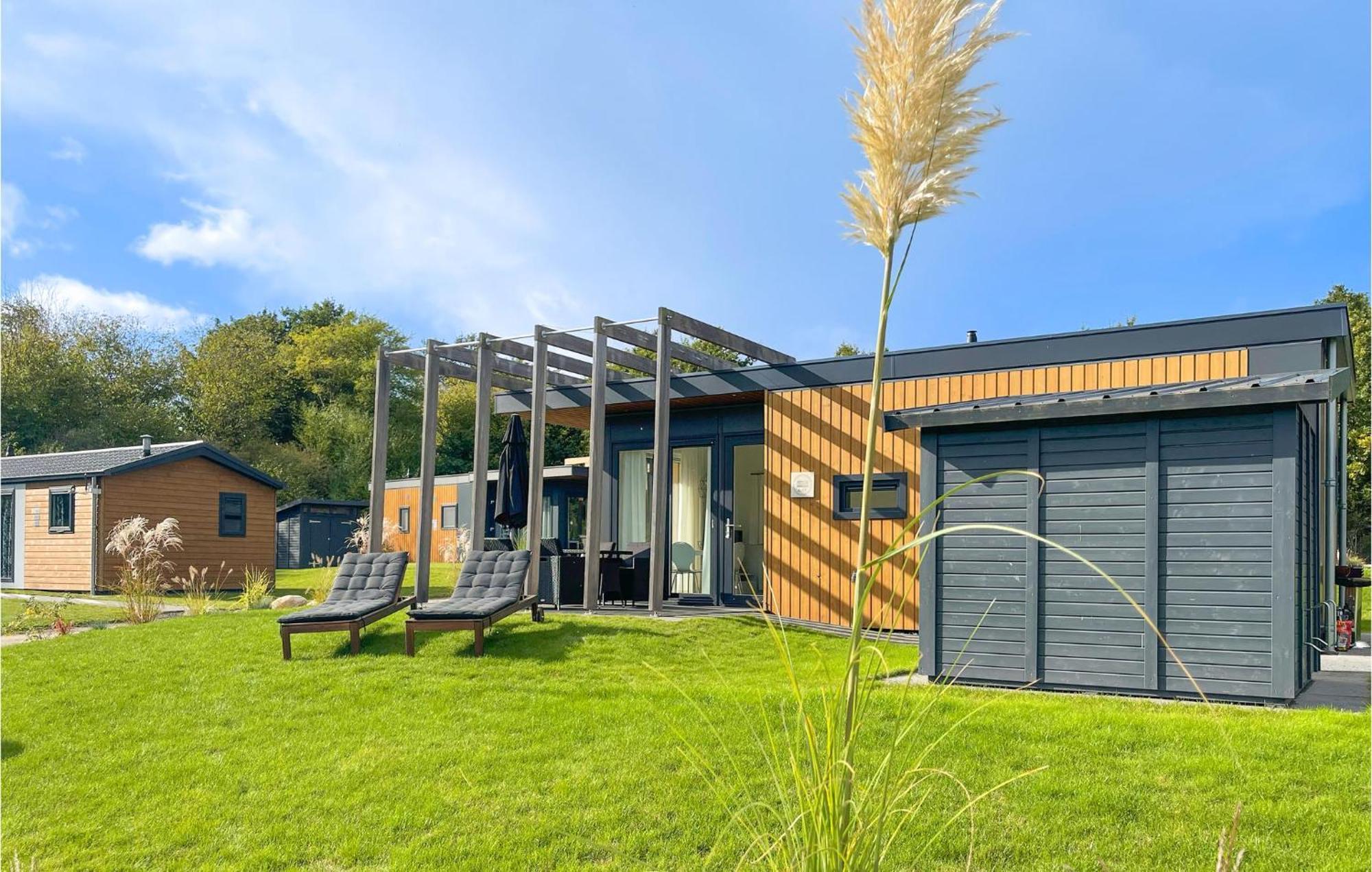 Gorgeous Home In Suesel With Wifi Susel Bagian luar foto